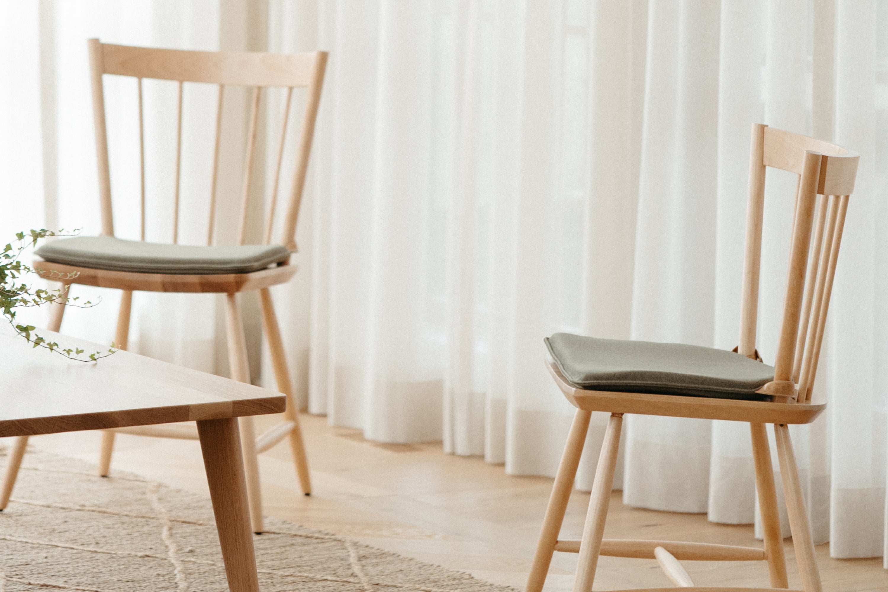 Chaises, tabourets et bancs