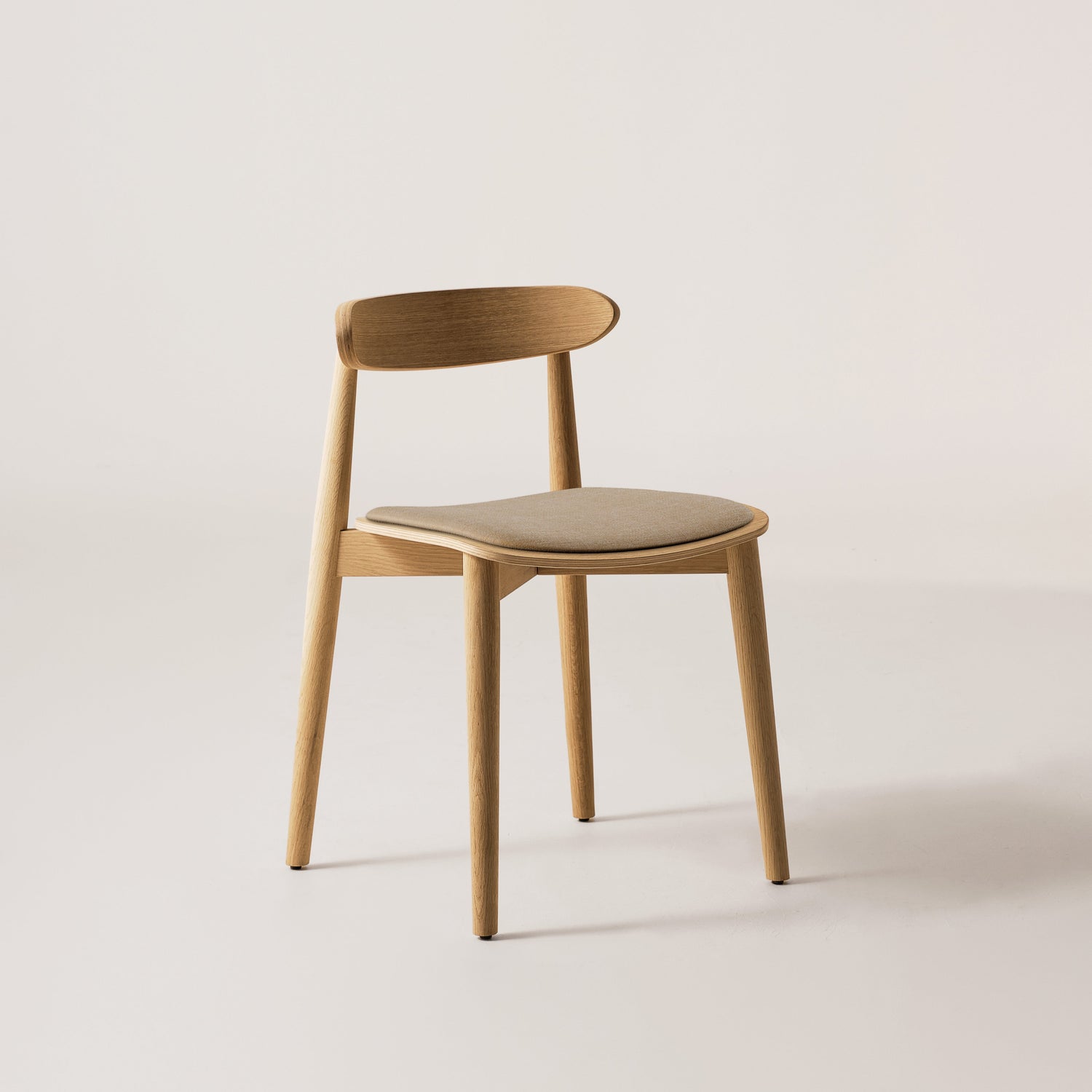 Chaise Mori rembourrée