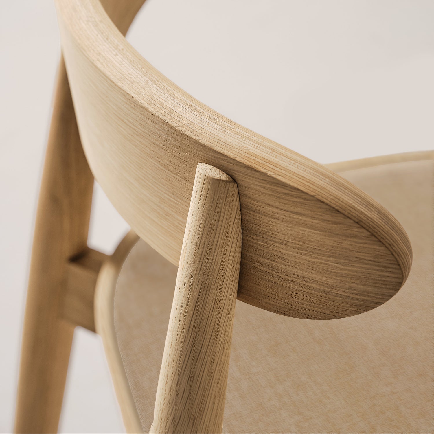 Chaise Mori rembourrée